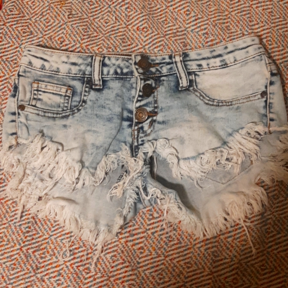 Machine jean shorts